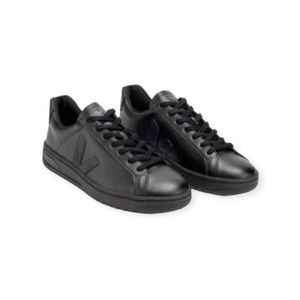 VEJA• BRAND NEW/Boxed• made in Brazil• US 6•EUR 37•BLK ON BLK